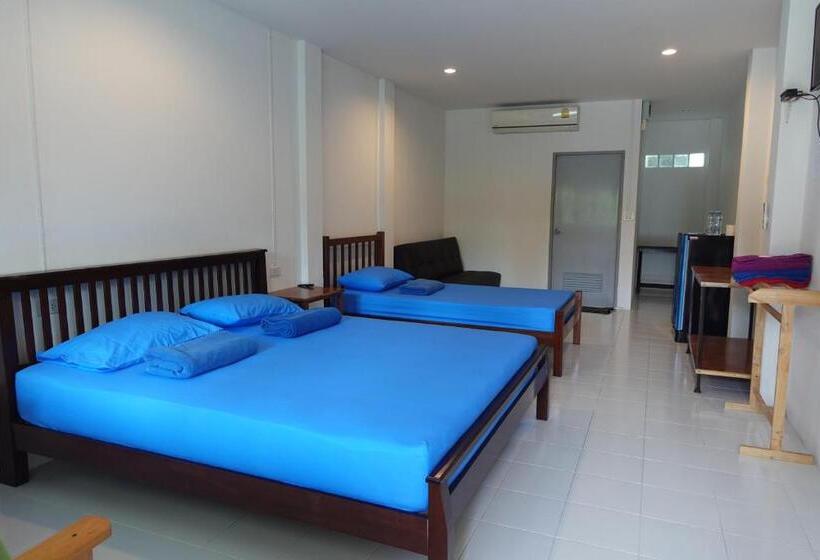 غرفة قياسية ثلاثية مطلة علي حمام السباحة, Subsavet Village