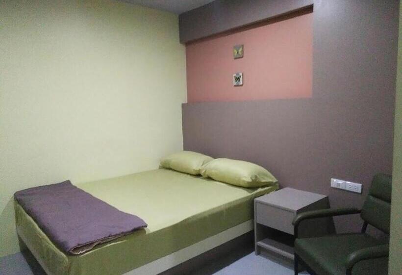 이코노미 룸, In Phuket House