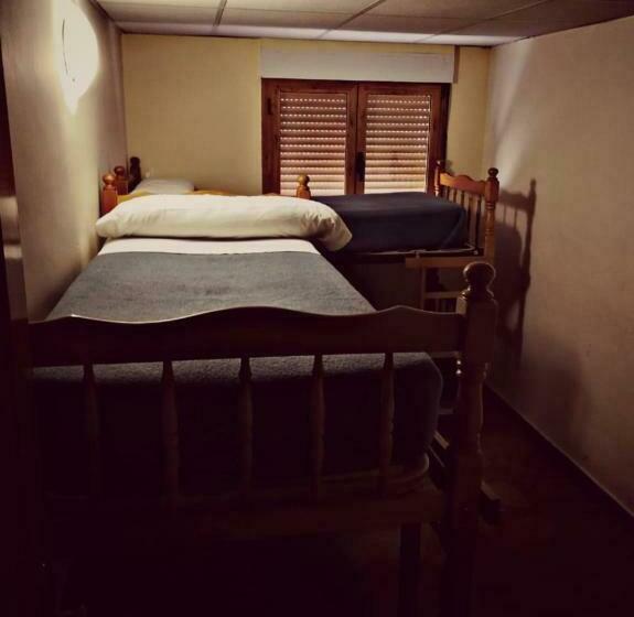 침실 4개 아파트, Hospedium Hotel Venta Sant Jordi
