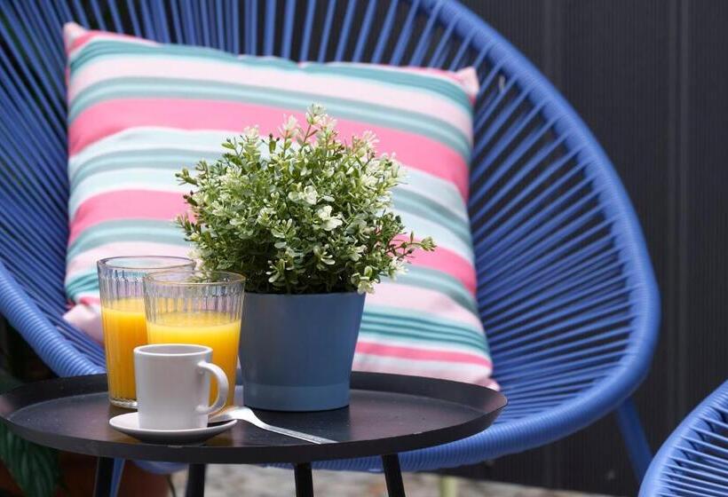 اتاق استاندارد اینتریور, Sweet Sevilla Suites