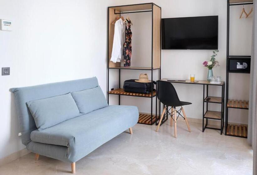 اتاق استاندارد چهار تخته, Sweet Sevilla Suites