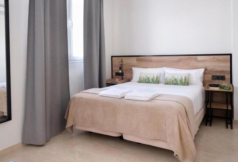 اتاق استاندارد چهار تخته, Sweet Sevilla Suites