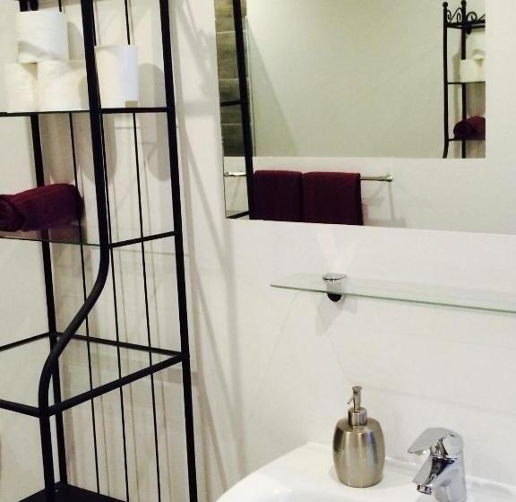 Comfort room with balcony, Casa Ceiba Maria