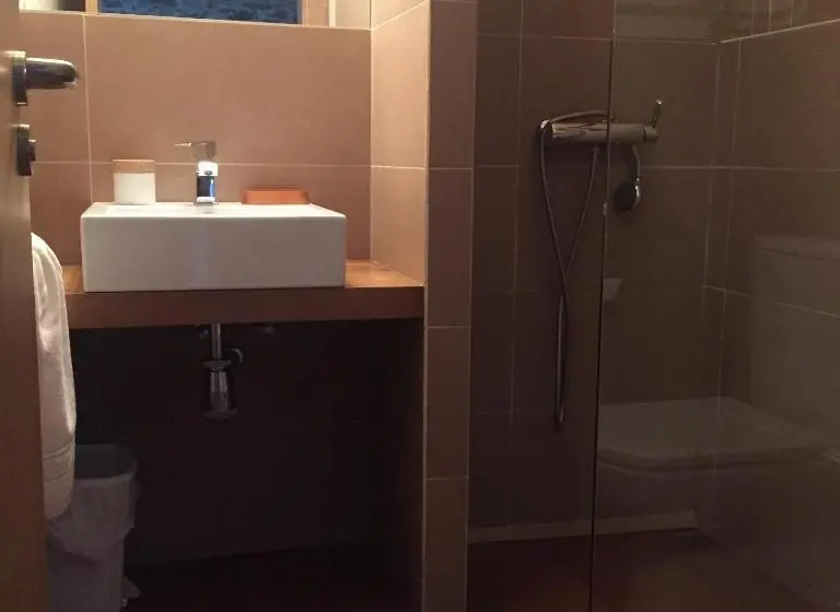 Standard Kolmen Hengen Huone, Casa Garea
