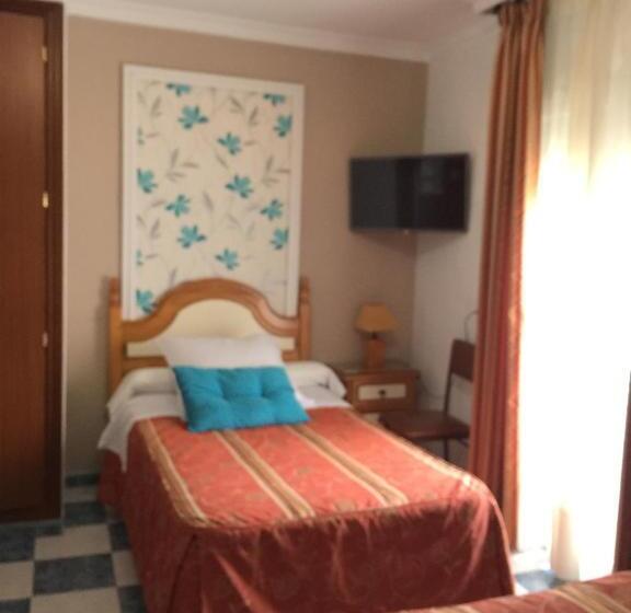 اتاق استاندارد سه نفره, Pension Zurita