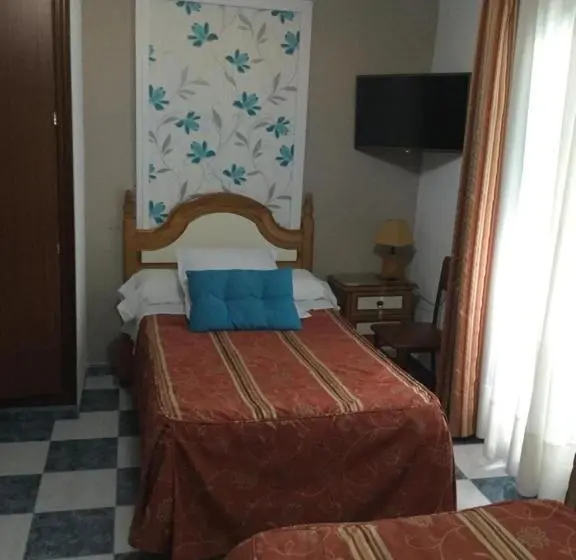 اتاق استاندارد سه نفره, Pension Zurita