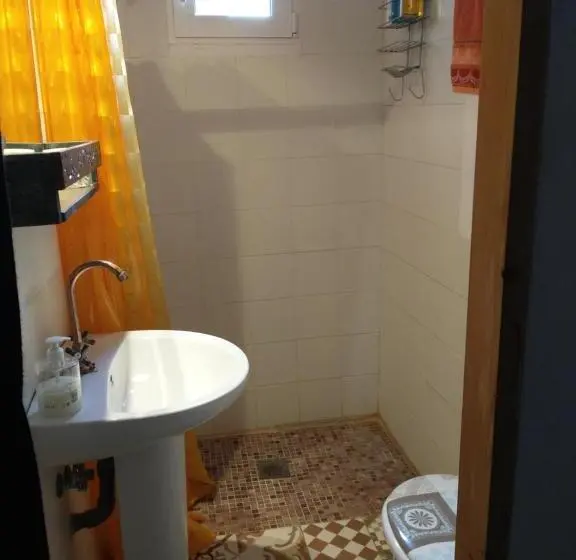 エコノミールーム, La Casona De La Luz