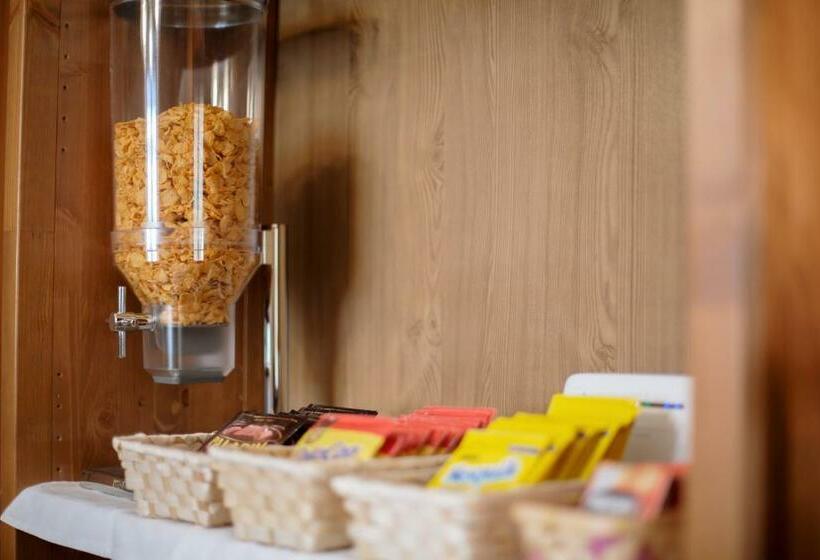 غرفة أساسية ثلاثية, La Casona De Cardes