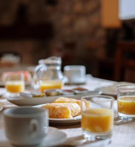 غرفة أساسية ثلاثية, La Casona De Cardes