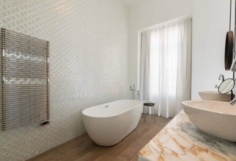 جناح بريميوم, Myr Marqués House