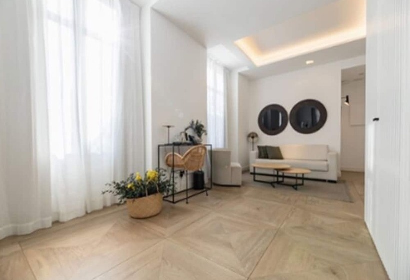 جناح بريميوم, Myr Marqués House