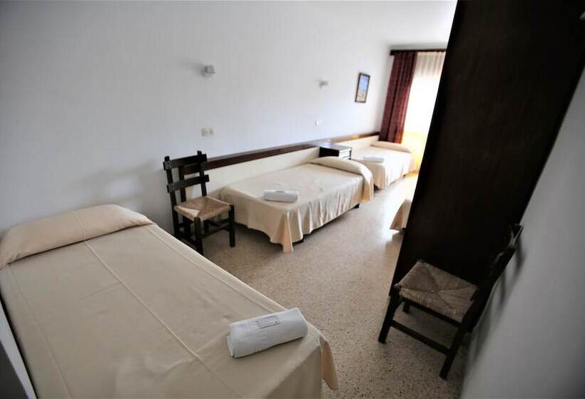 اتاق خانوادگی, Hostel Costa Brava