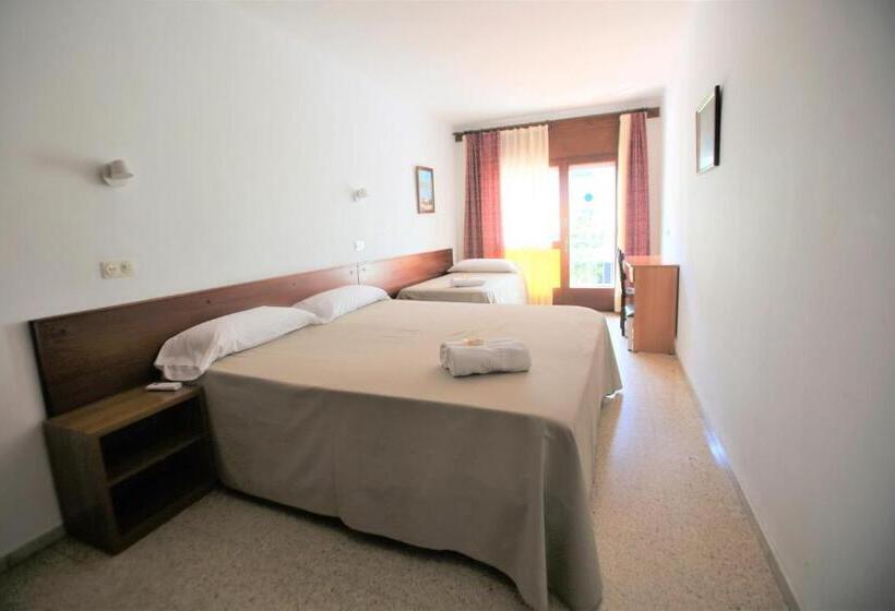 اتاق خانوادگی, Hostel Costa Brava