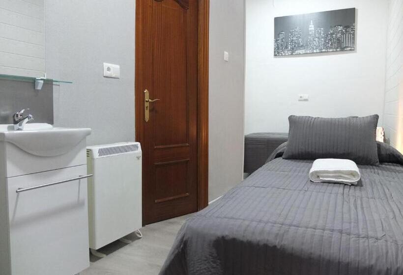 غرفة قياسية حمام مشترك, Los Angeles Plaza