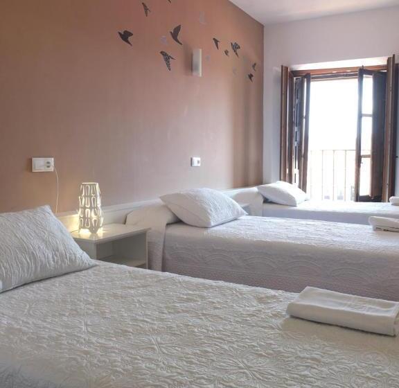 غرفة قياسية ثلاثية حمام مشترك, Los Angeles Plaza