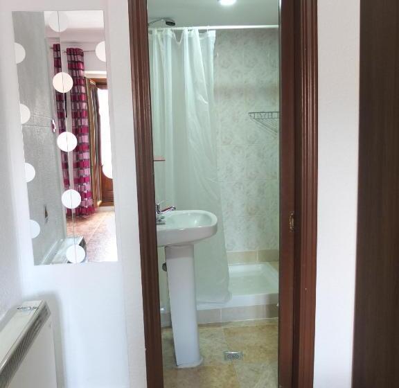 غرفة قياسية ثلاثية ذات اطلالة, Los Angeles Plaza