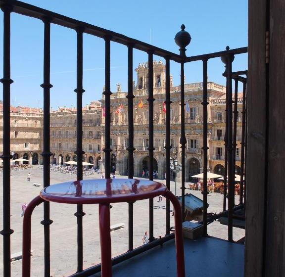 غرفة قياسية ثلاثية ذات اطلالة, Los Angeles Plaza