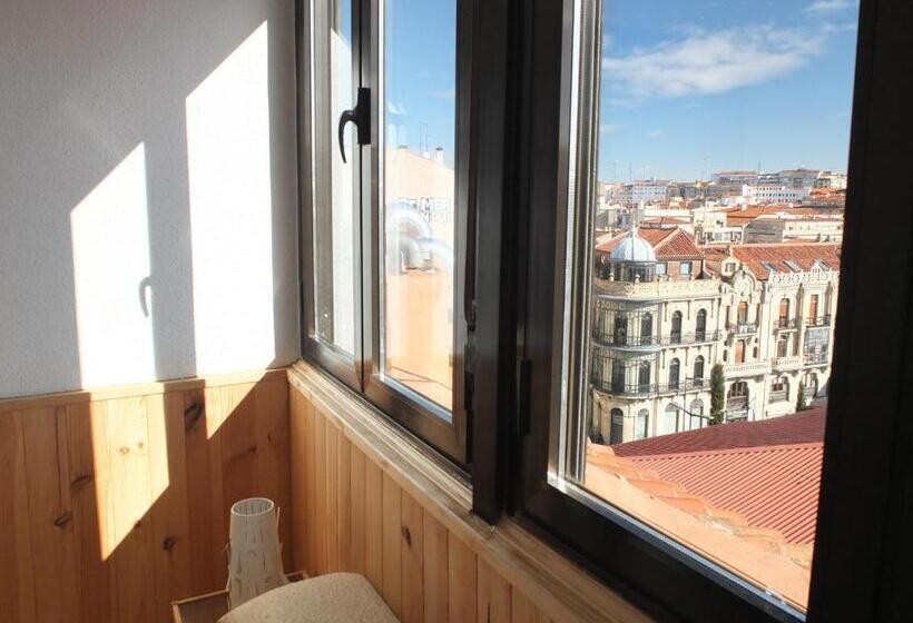 شقة دور أخير غرفة نوم واحدة, Los Angeles Plaza