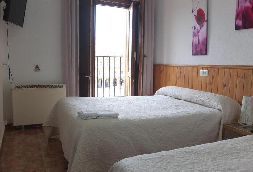 غرفة قياسية ذات إطلالة, Los Angeles Plaza