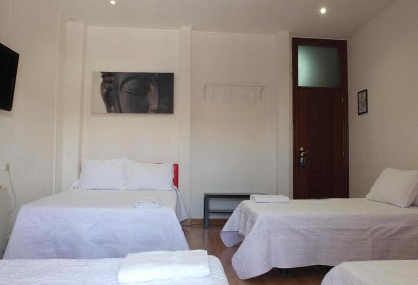 غرفة عائلية حمام مشترك, Los Angeles Plaza