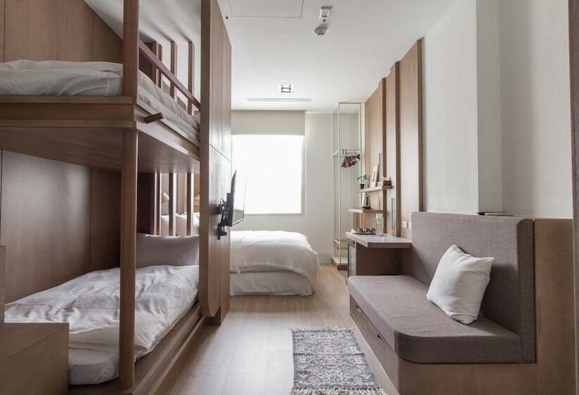 اتاق خانوادگی, Ho̍k House