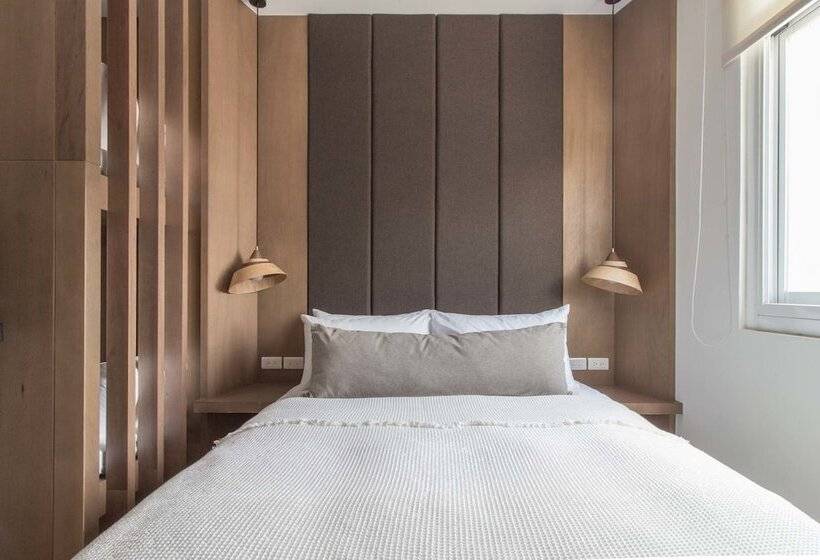 اتاق خانوادگی, Ho̍k House