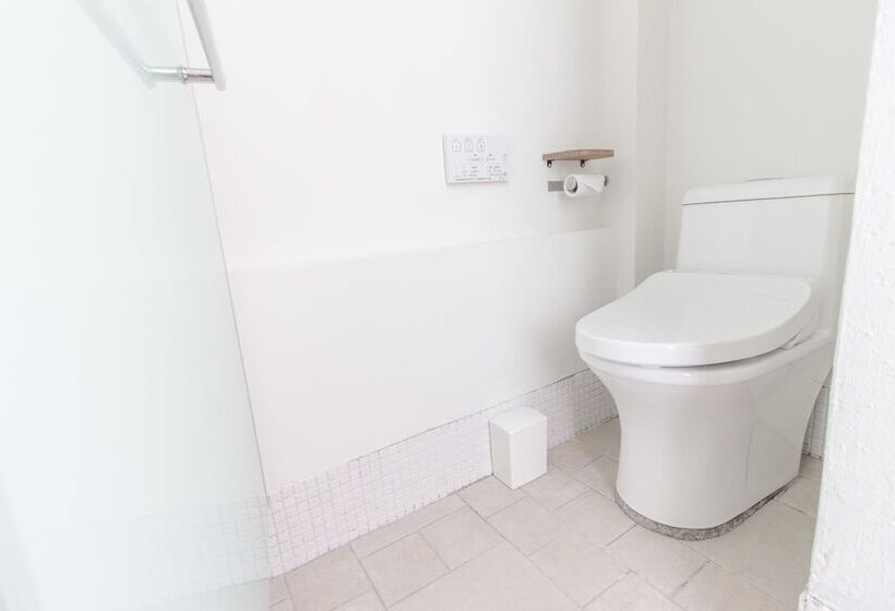 اتاق سوپریور, Ho̍k House