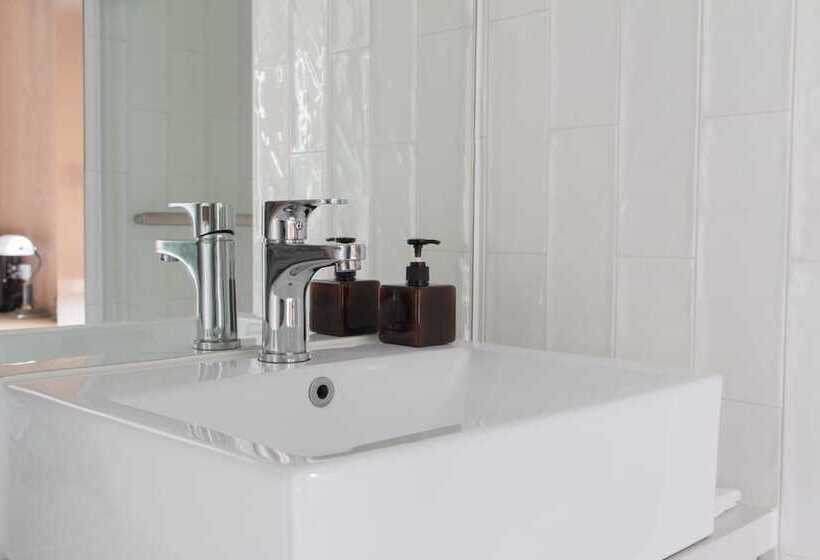 اتاق استاندارد, Ho̍k House