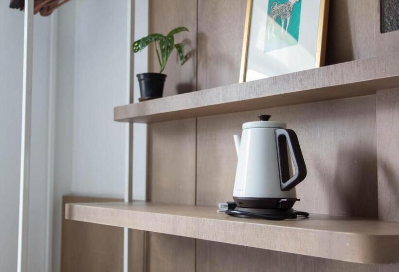 اتاق خانوادگی, Ho̍k House