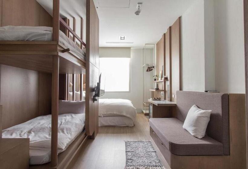 اتاق خانوادگی, Ho̍k House