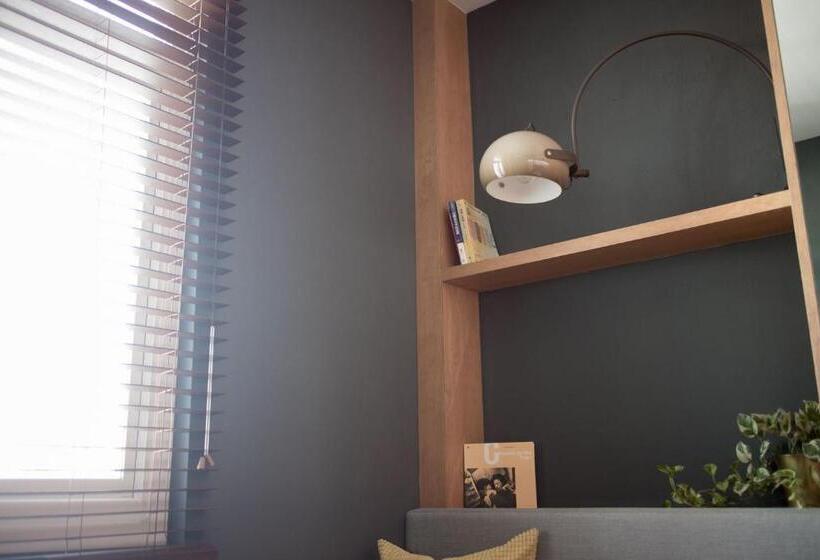 اتاق استاندارد با تختهای تاشو, Ho̍k House