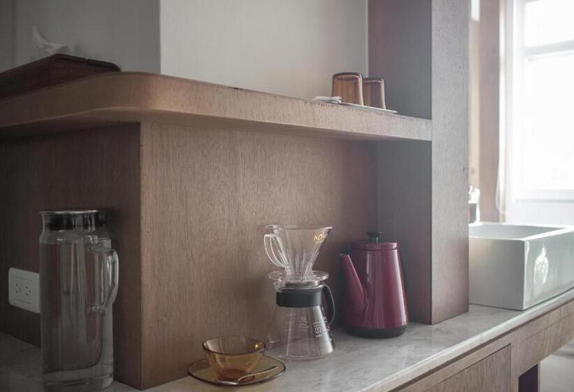 اتاق سوپریور, Ho̍k House