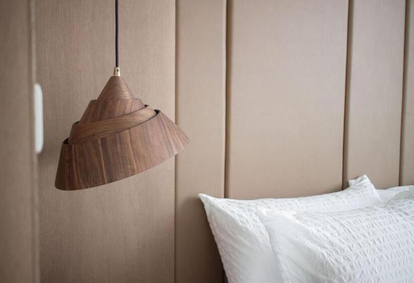 اتاق سوپریور, Ho̍k House