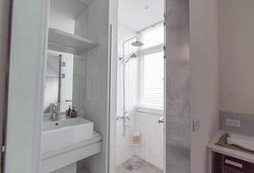 اتاق استاندارد, Ho̍k House