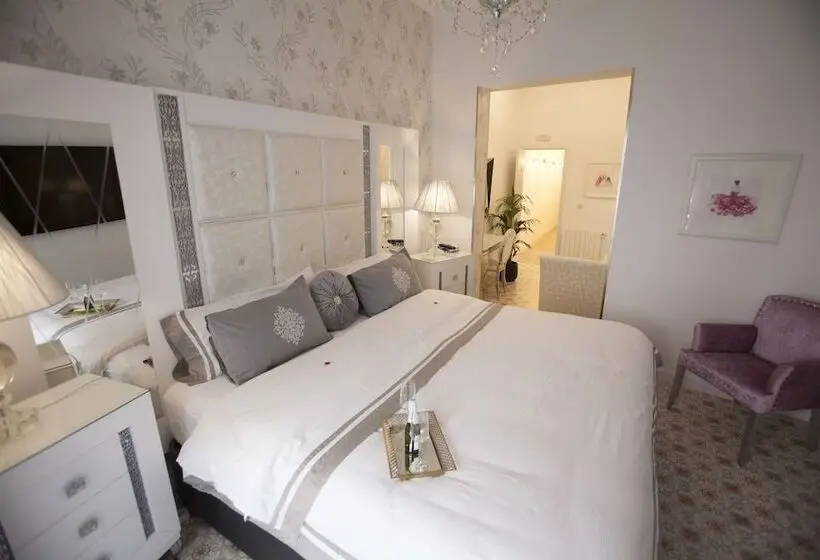 سوییت سوپریور, Hostal Casa Boutique