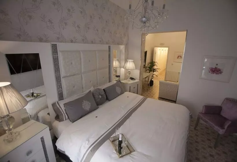 سوییت سوپریور, Hostal Casa Boutique