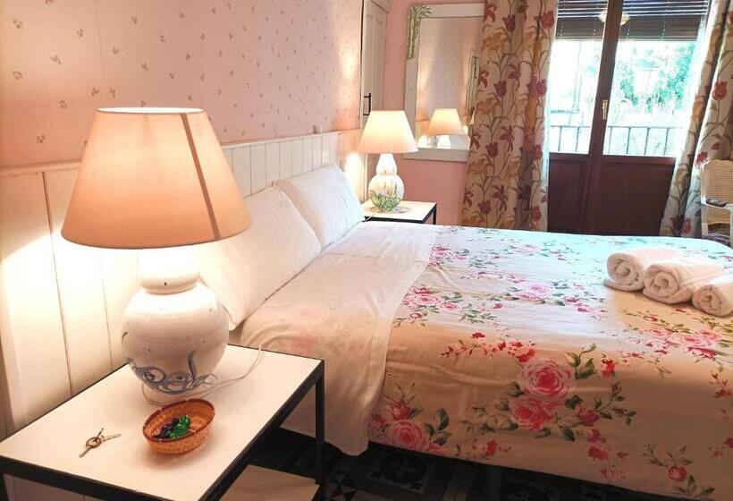 스탠다드 트리플 발코니 룸, La Solana, Alojamiento Y Alfarería