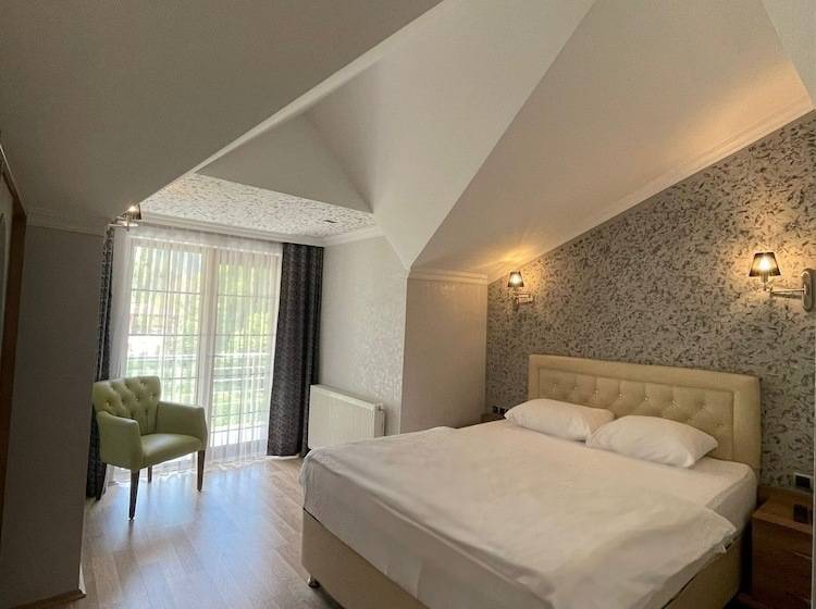 スタンダードルーム, Akpinar