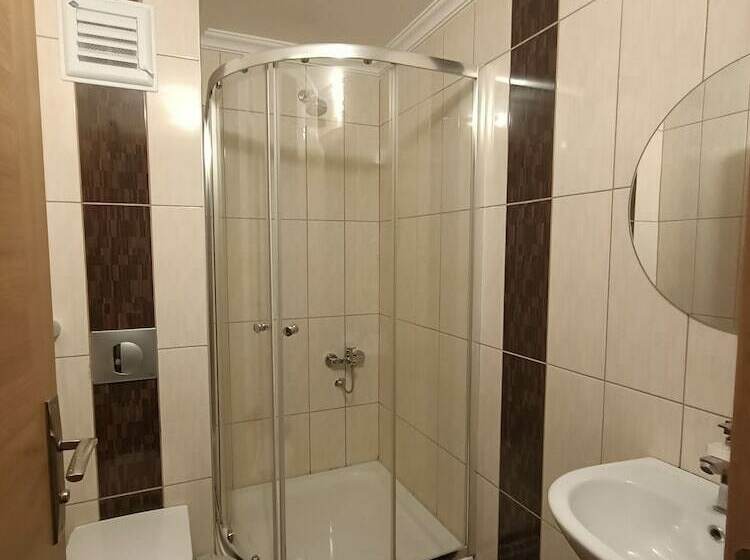 スタンダードルーム, Akpinar