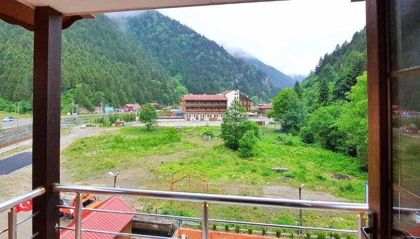 スタンダードルーム, Akpinar