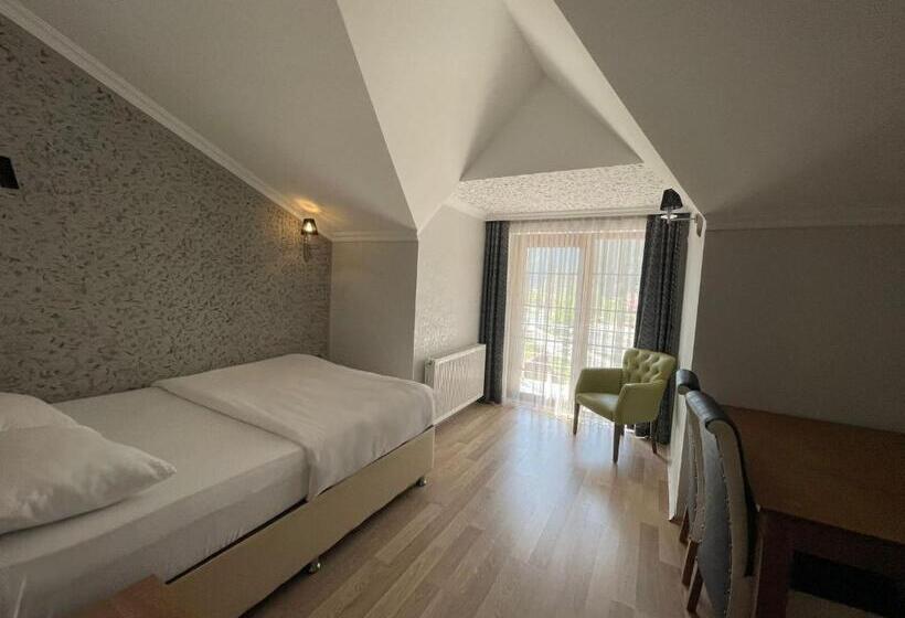 スタンダードルーム, Akpinar