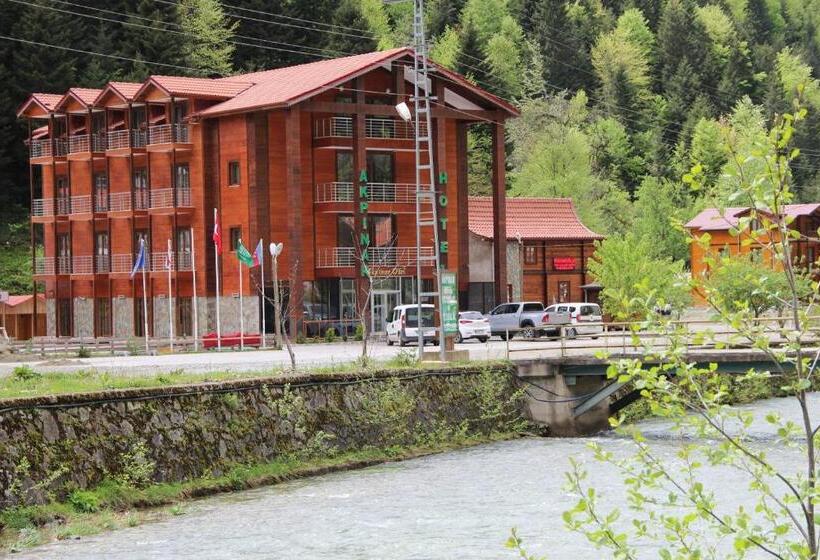 スタンダードトリプルルーム, Akpinar