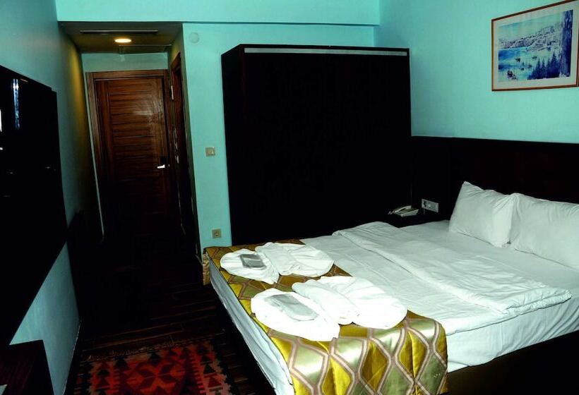 标准间, Hill River