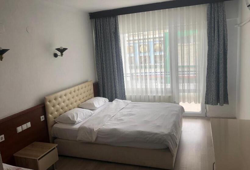 패밀리 룸, Ozsoy