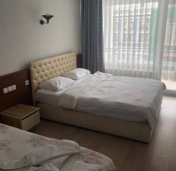 패밀리 룸, Ozsoy