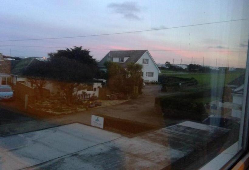 标准间, Trevarrian Lodge