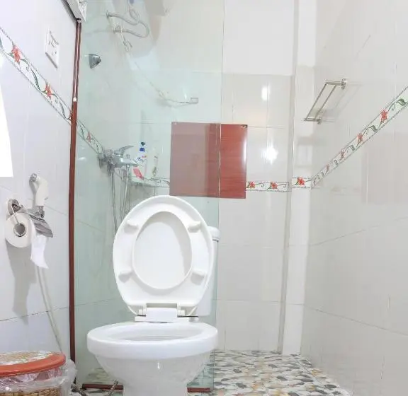 اتاق استاندارد چهار تخته, Tuan Ngoc