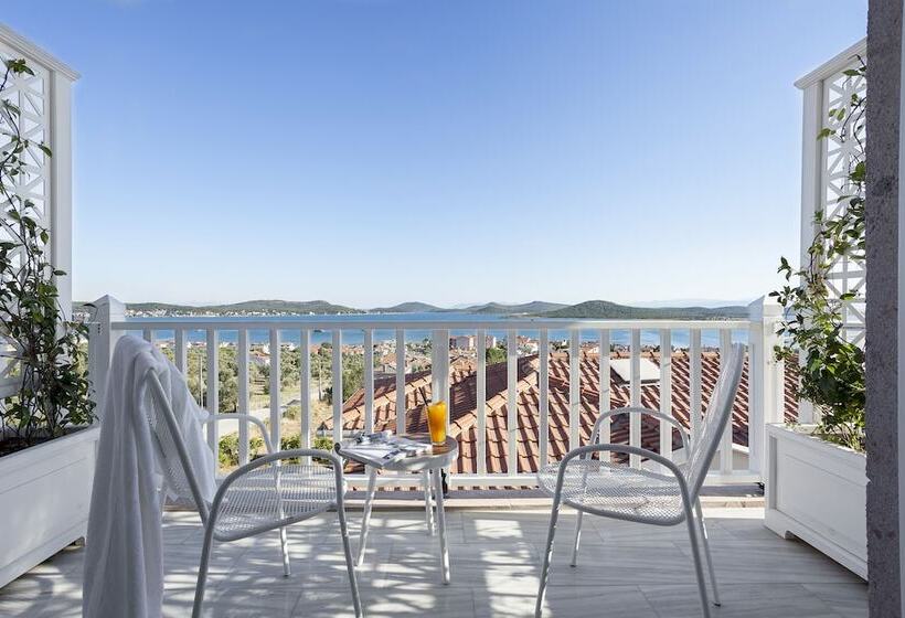 景色の見えるスタンダード４人部屋, Cunda Pur Beyaz