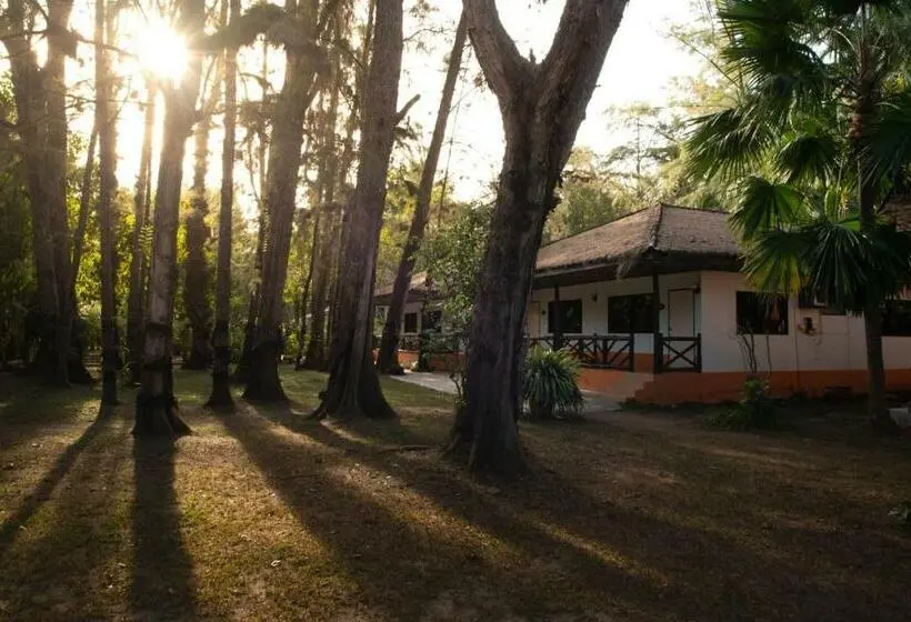 デラックスバンガロー, Pakmeng Resort