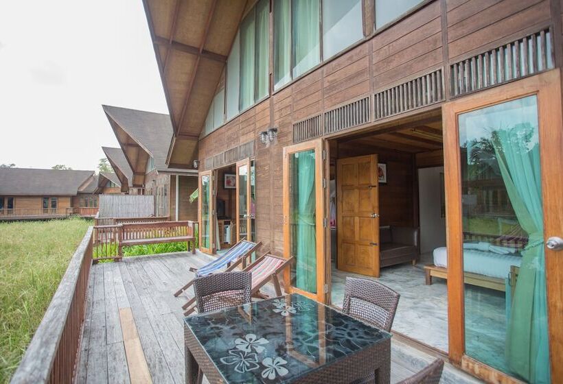 Вилла 2 Спальни, Rice Farm Villa Suratthani